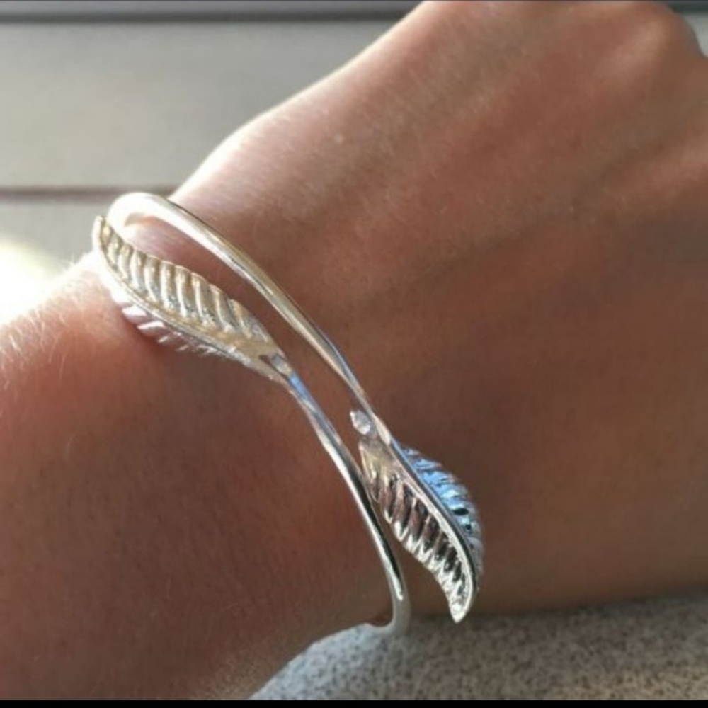 Cute Silver color Leaves Cuff Bangle Bracelet